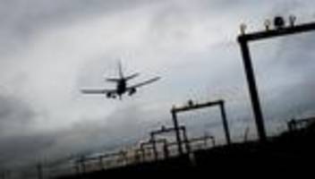 Flugverkehr: Flughafen Hannover wegen Drohne vorübergehend gesperrt
