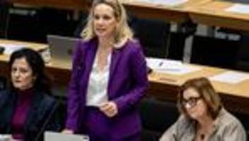 Projekte gegen Antisemitismus: Kultursenatorin räumt Defizite bei Fördermittel-Vergabe ein