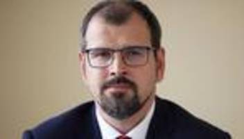 Schule: Zur Lehrer-Entlastung: weniger Prüfungen und Elterngespräche