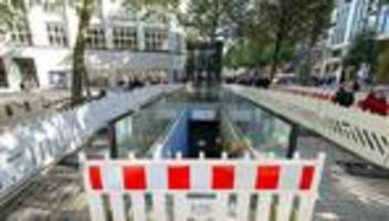 senat sieht fremdverschulden: senat fordert schadenersatz für toiletten-pleite