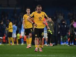 wenn ich mir das anschaue ...: staunender bvb ist schwer zerknirscht