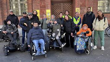 Darum besetzten Menschen im Rollstuhl die Senatsverwaltung