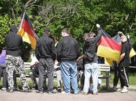 Neue Mitte-Studie: Die Deutschen gewöhnen sich an den Rechtsextremismus