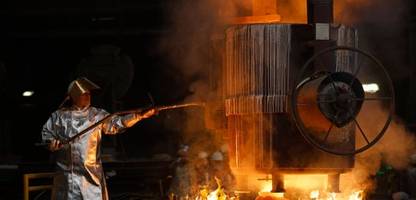 stahlgipfel bei friedrich merz: wie die bundesregierung die stahlindustrie retten will