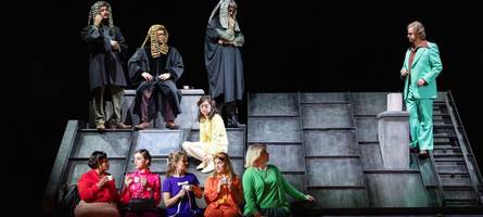 vegetarische katzen fahren ihre krallen aus: opernpremiere in münchen