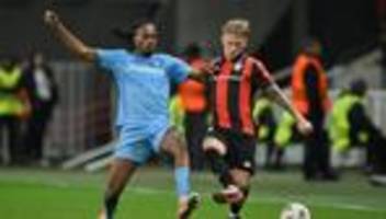 Europa League: Platter Ball bei Freiburgs Sieg: Schon skurril