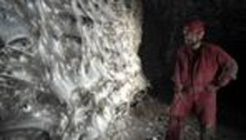 Kurioser Fund: Griechenland: Gewaltiges Spinnennetz in Höhle entdeckt