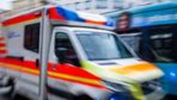 Notfall am Lenkrad: Busfahrer kollabiert am Steuer - Fahrgast greift ein