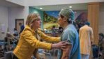 Pluribus: Diagnose: alle happy. Impfstoff: nicht in Sicht