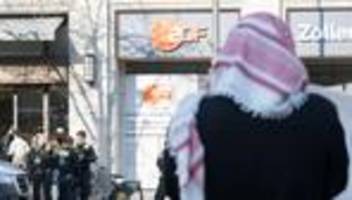 Polizeieinsatz: Palästina-Aktivisten protestieren im ZDF-Hauptstadtstudio