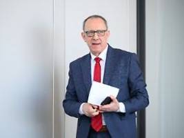 medwedew-treffen abgesagt: union empört über afd-russland-reise: das ist landesverrat