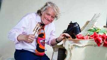 Der Altmeister des musikalischen Quatschs kann es immer noch