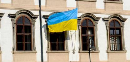 tschechien: parlamentspräsident tomio okamura entfernt ukrainische flagge - und sorgt für kritik