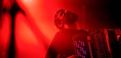 belarus: musiker yegor zabelov – als kämpfte er mit einem widerspenstigen tier