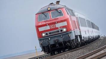 sylt-strecke: feueralarm im zug stoppt intercity mit 250 passagieren