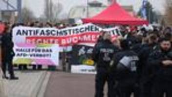 Messe: Hunderte bei Protesten gegen umstrittene Buchmesse in Halle