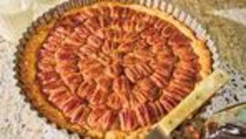 Tarte mit Pekannüssen: Bastelei zum Backen