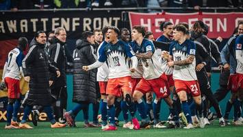 Nach Königsdörffer-Ekstase: Polzin sorgt für Kabinen-Highlight