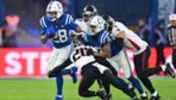 American Football: Über 70.000 Fans: Colts gewinnen NFL-Show in Berlin