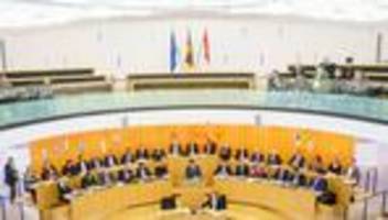 Landesfinanzen: Landtag berät Nachtragshaushalt – Kritik an neuen Krediten