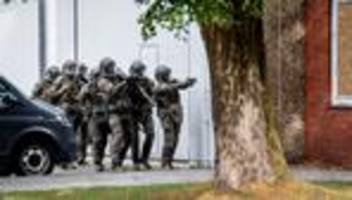 Region Hannover: Nach Machetenangriff – SEK überwältigt 26-Jährigen mit Taser