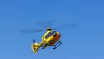 unfälle: 81-jähriger von unimog überrollt – mann stirbt auf hof