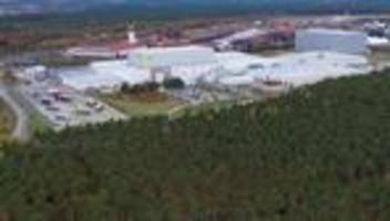 Wasserverbrauch: Bund: Genaue Wasserprüfung für Red-Bull-Werk in Baruth