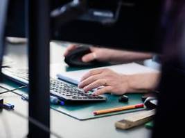 teams kann demnächst petzen: digitale Überwachung etabliert sich schleichend im arbeitsalltag