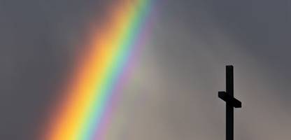 Berlin: Kirche verteidigt Pfarrerin nach vermeintlicher »Polyhochzeit«