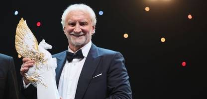 rudi völler: auszeichnung als »legende des sports«