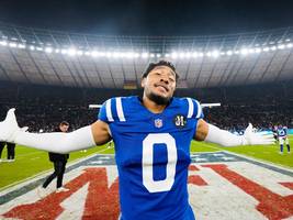 offizielles nfl-spiel im olympiastadion: breite kreuze in berlin