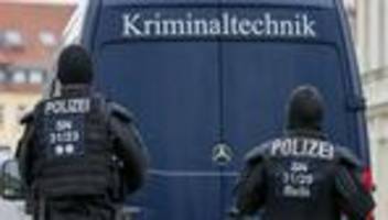 Lastwagen angezündet: Brandanschlag auf Lkw in Leipzig - LKA übernimmt Fall