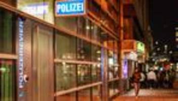 Polizei: Übergriffs-Vorwürfe: Innenminister besucht Polizeirevier