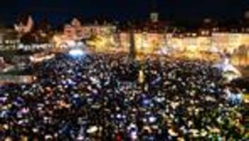 Traditionen: Tausende feiern Martinstag mit Laternenumzügen in Thüringen