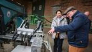 Umwelt: Drohnen, Roboter, KI: Hightech statt Agrarchemie