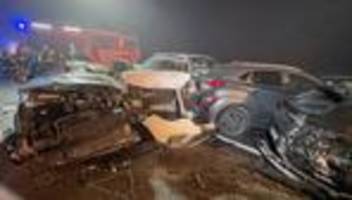 Verkehr: 13 Verletzte bei Unfall – Autobahn 3 voll gesperrt