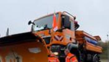 verkehr: feuchtsalz und frühschicht: wie sich der winterdienst rüstet