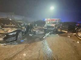 Autofahrer gerät ins Schleudern: 13 Verletzte bei Unfall auf der A3