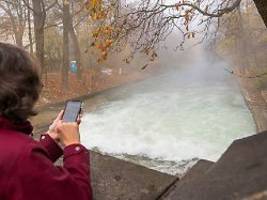 Heimliche Aktion in der Nacht: Surfer bringen Eisbachwelle (kurz) zurück