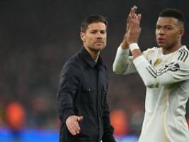 Reichlich Feuer bei Real Madrid: Medien stellen unfähigen Xabi Alonso an den Pranger