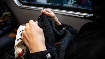 Nein, Stricken in der Öffentlichkeit ist nicht schräg!