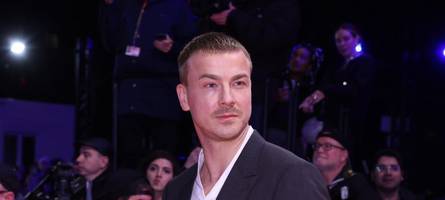 albrecht schuch: „wenn du wirklich zuhörst, dann siehst du andere körperlichkeiten“