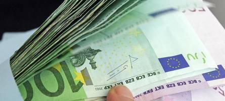 Mann zahlt im Liebesrausch zigtausende Euro an Betrügerin