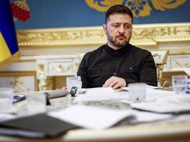 ukraine: immenser korruptionsskandal: gerät selenskij jetzt ins zwielicht?