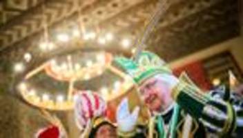 Fünfte Jahreszeit: Prinzen an der Macht - Karnevalssaison ist eingeläutet