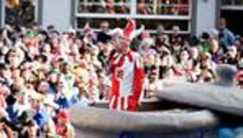 Karneval: Erzschelm Hoppeditz erwacht: Ständchen für den Kanzler