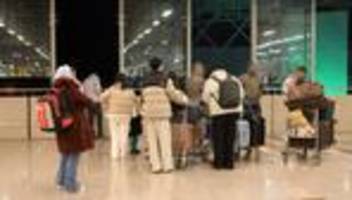 Nach Wartezeit in Pakistan: Afghanen aus Aufnahmeprogrammen fliegen nach Deutschland