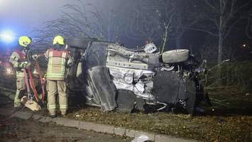 Fahranfänger rast durch Berlin-Biesdorf – und stirbt bei Unfall
