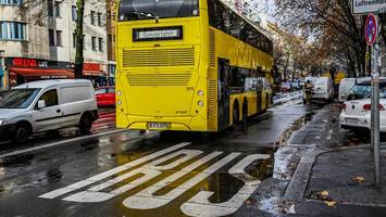 Freie Fahrt statt Stau? Warten auf neue Busspuren geht weiter