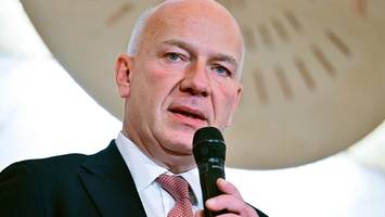 vergabe-affäre: jetzt äußert sich berlins regierender bürgermeister